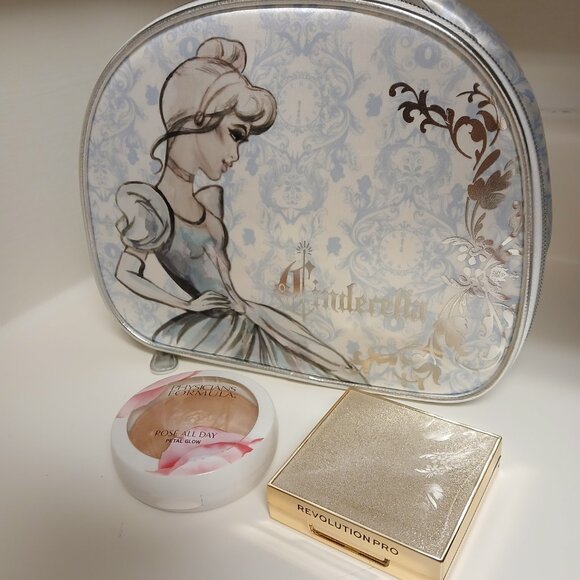 Other - Cinderella Make-Up Bag and Highlighter Bundle